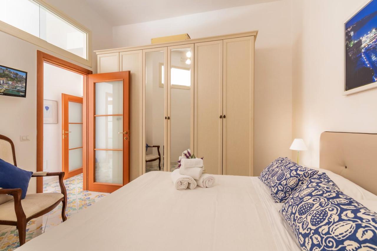Comfy Apt 4 Sleeps Right In The Centre ซอร์เรนโต ภายนอก รูปภาพ